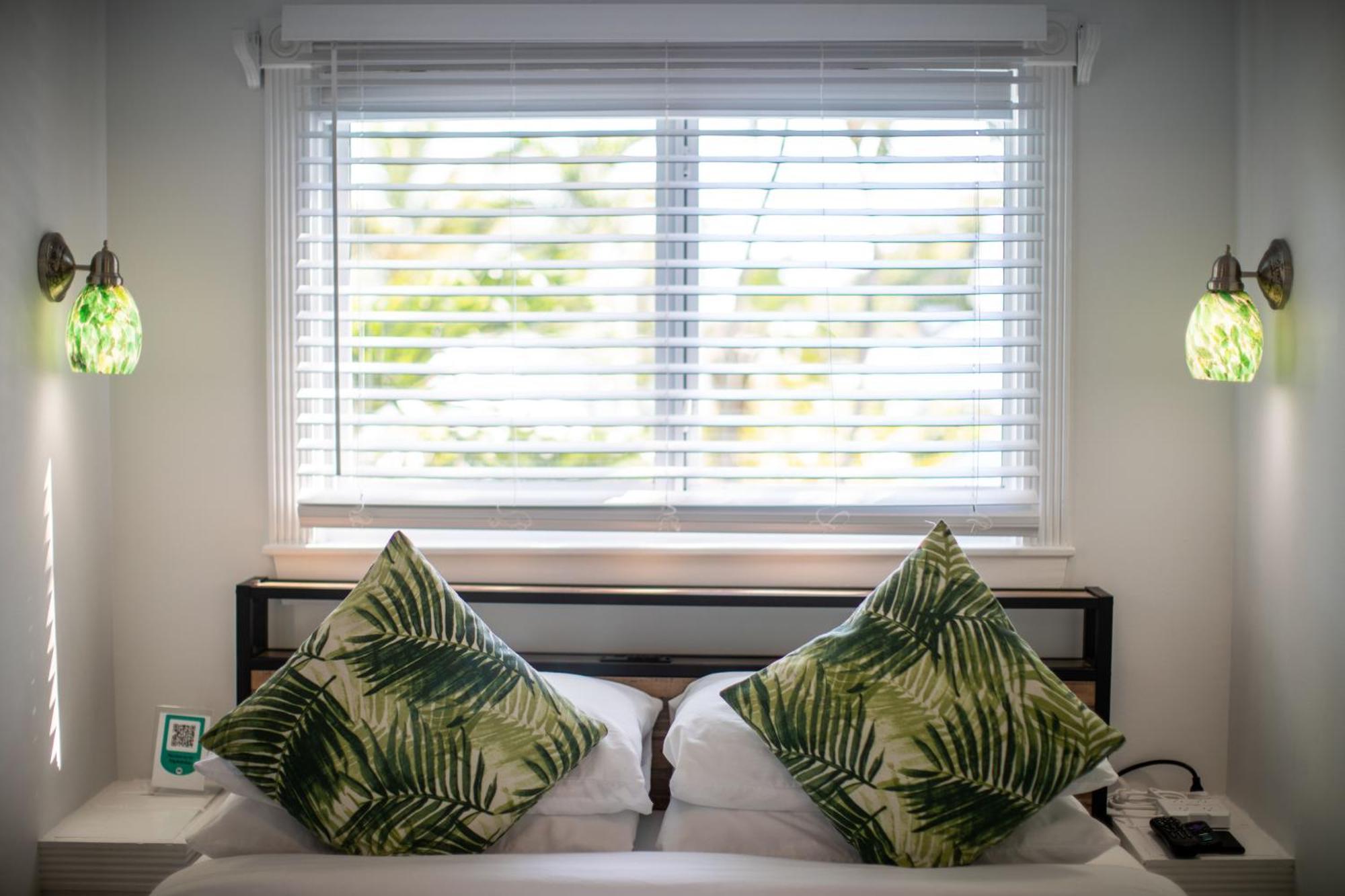 Andrews Inn & Garden Cottages Key West Bagian luar foto
